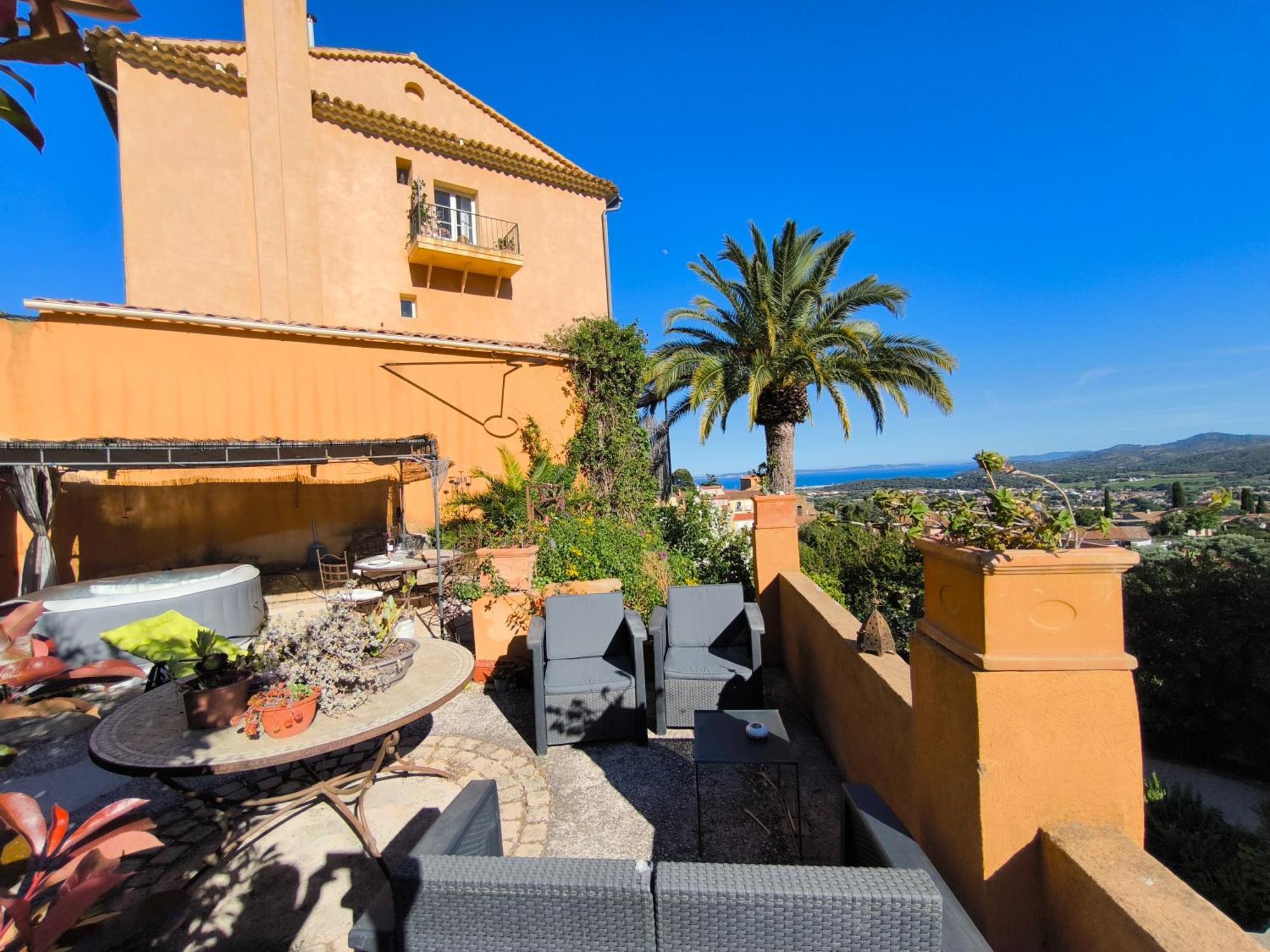 Love-Room Discret 40 M2 Bormes Les Mimosas Village Avec Terrasse Екстериор снимка