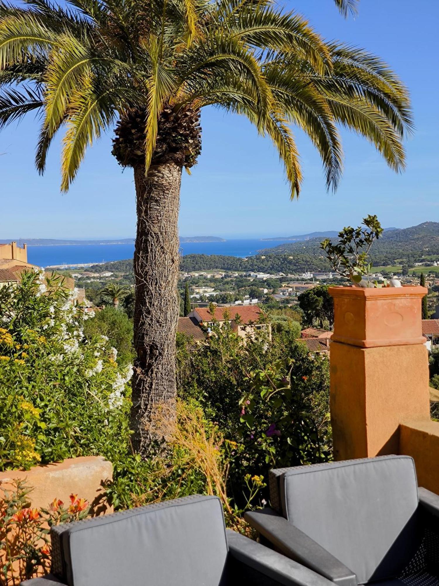 Love-Room Discret 40 M2 Bormes Les Mimosas Village Avec Terrasse Екстериор снимка