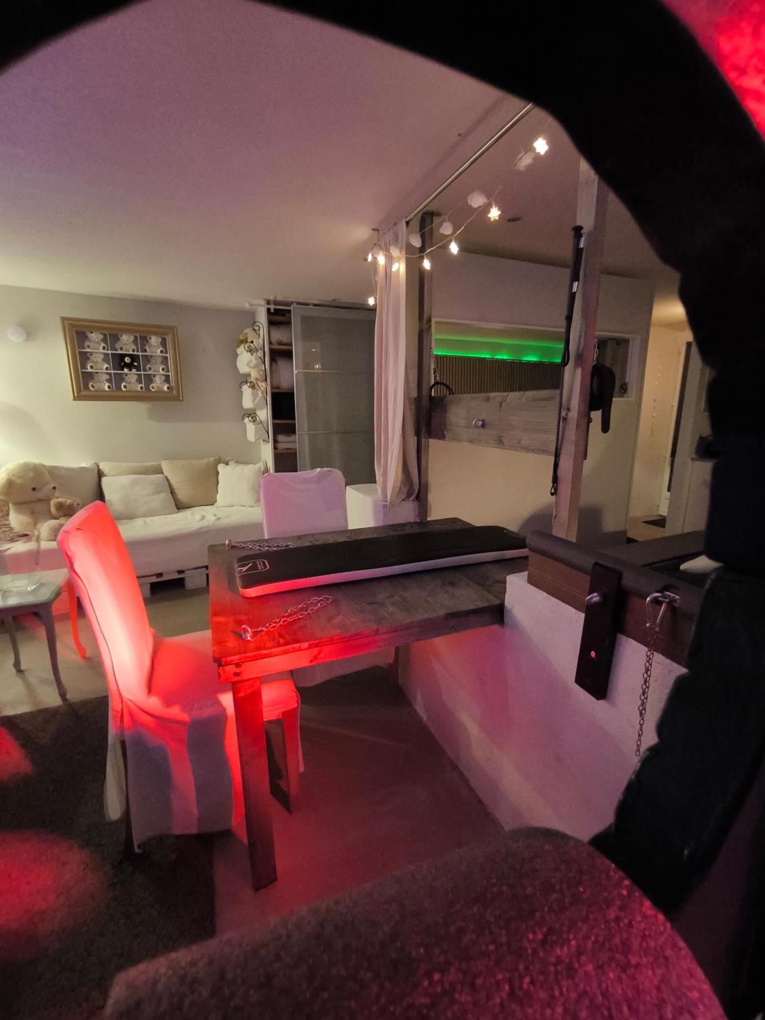 Love-Room Discret 40 M2 Bormes Les Mimosas Village Avec Terrasse Екстериор снимка