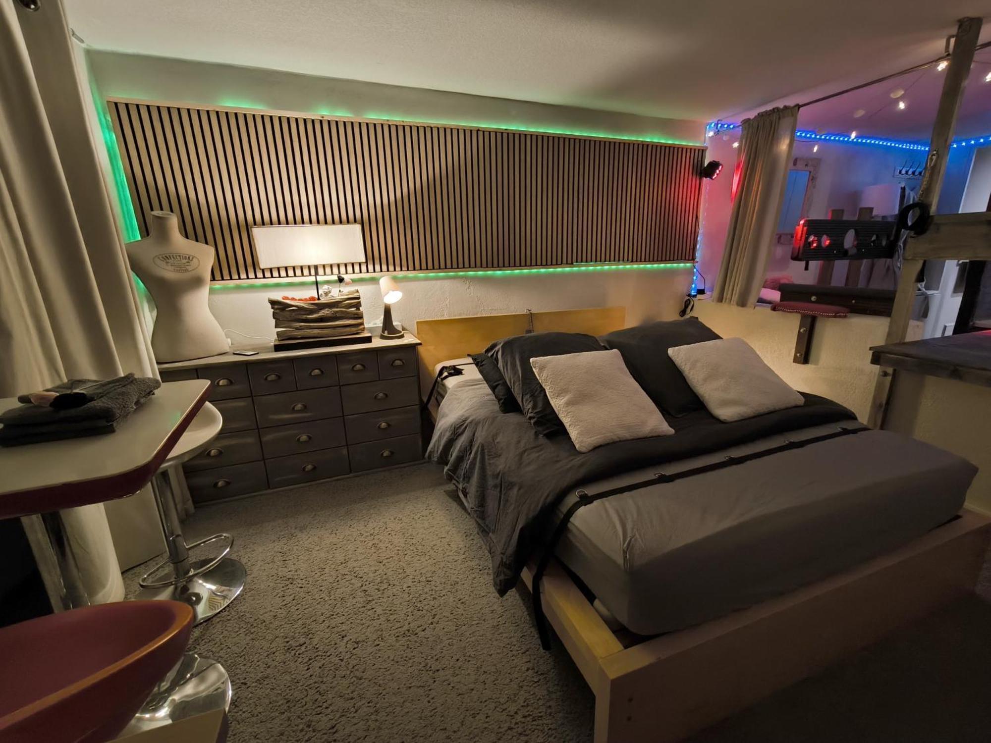 Love-Room Discret 40 M2 Bormes Les Mimosas Village Avec Terrasse Екстериор снимка