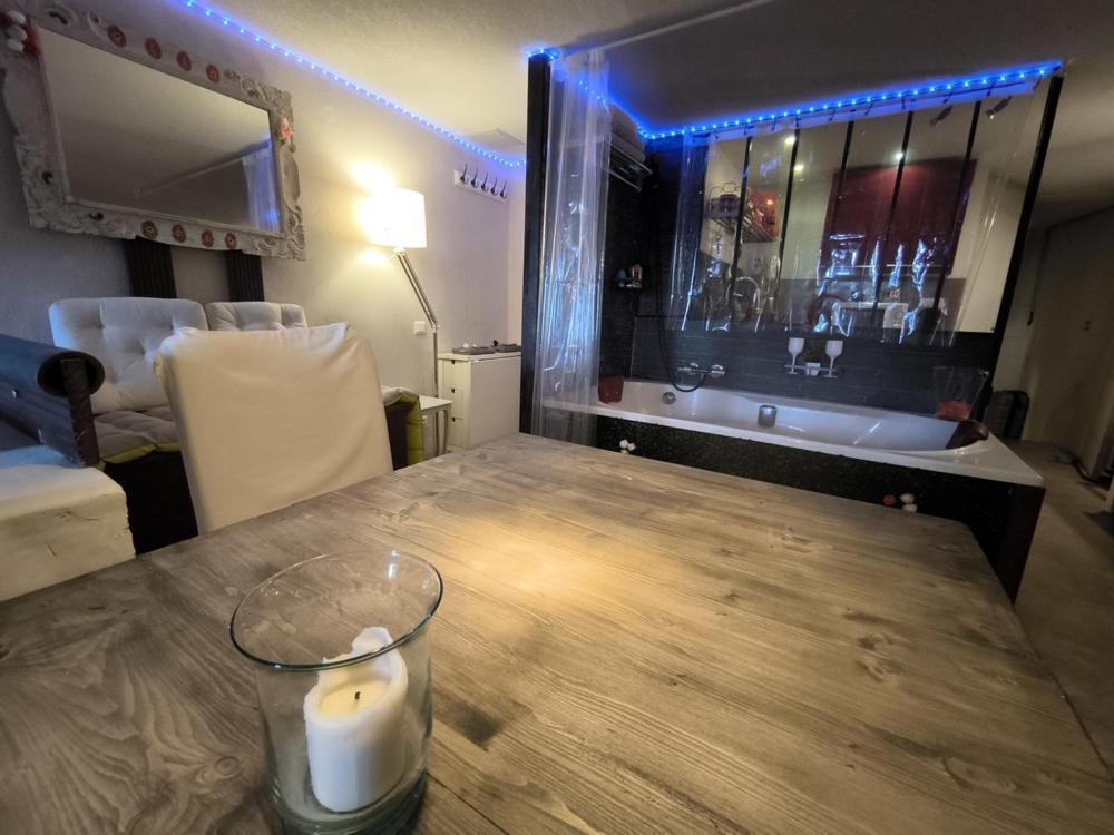 Love-Room Discret 40 M2 Bormes Les Mimosas Village Avec Terrasse Екстериор снимка