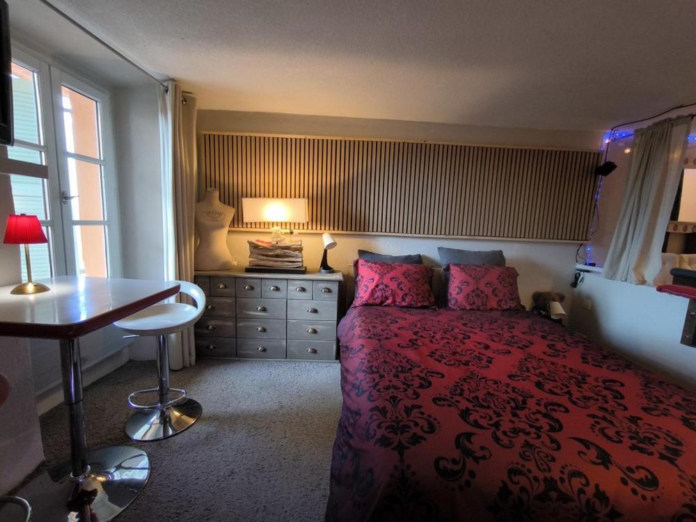 Love-Room Discret 40 M2 Bormes Les Mimosas Village Avec Terrasse Екстериор снимка
