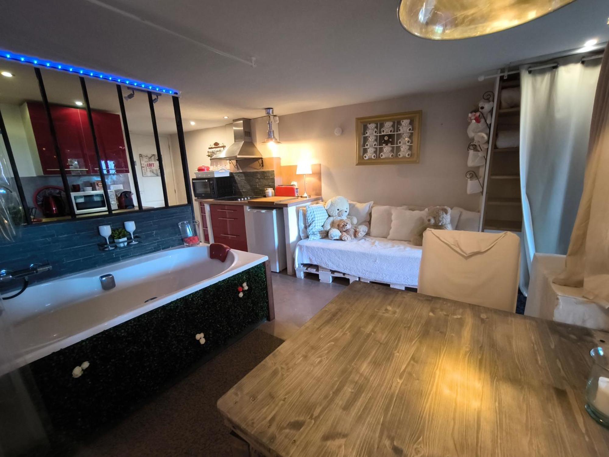Love-Room Discret 40 M2 Bormes Les Mimosas Village Avec Terrasse Екстериор снимка