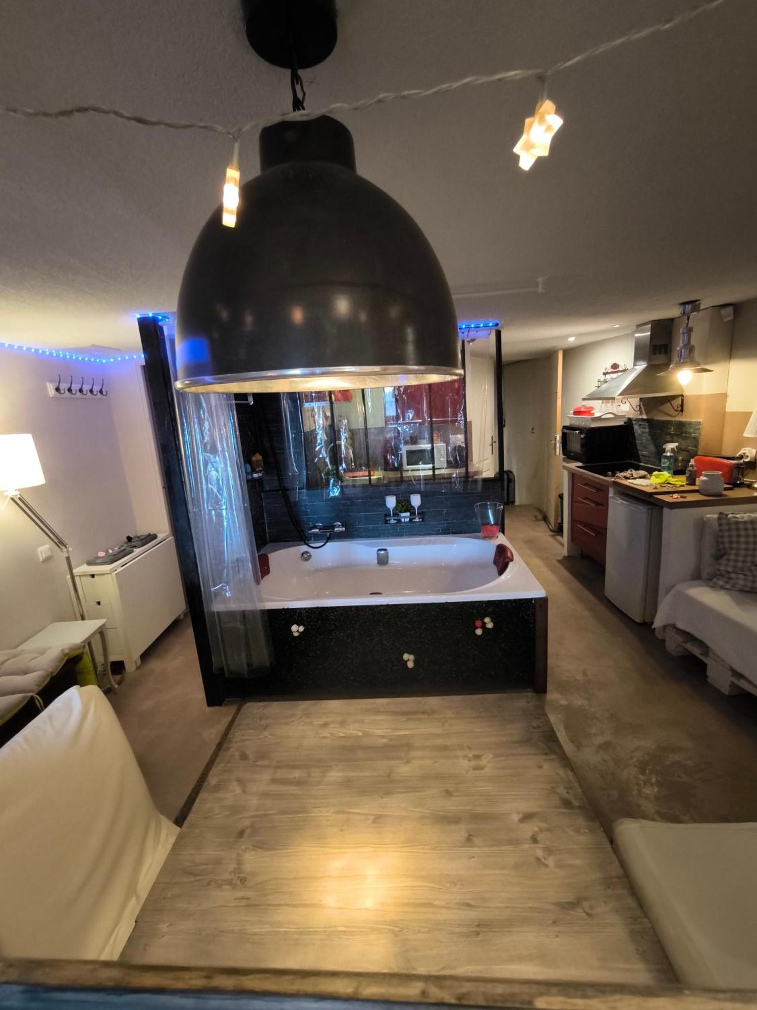 Love-Room Discret 40 M2 Bormes Les Mimosas Village Avec Terrasse Екстериор снимка